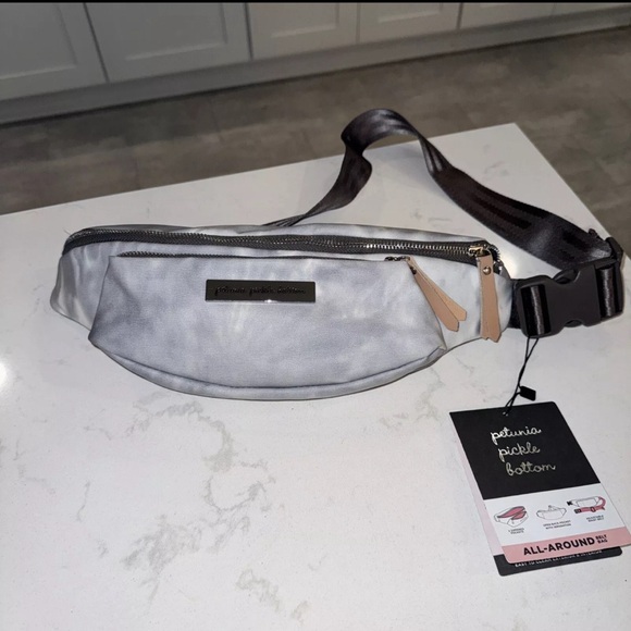 Petunia Pickle Bottom All-Around Belt Bag Smoke Swirl 5.1”H x 14.6””W x 3.5”D - Picture 1 of 9